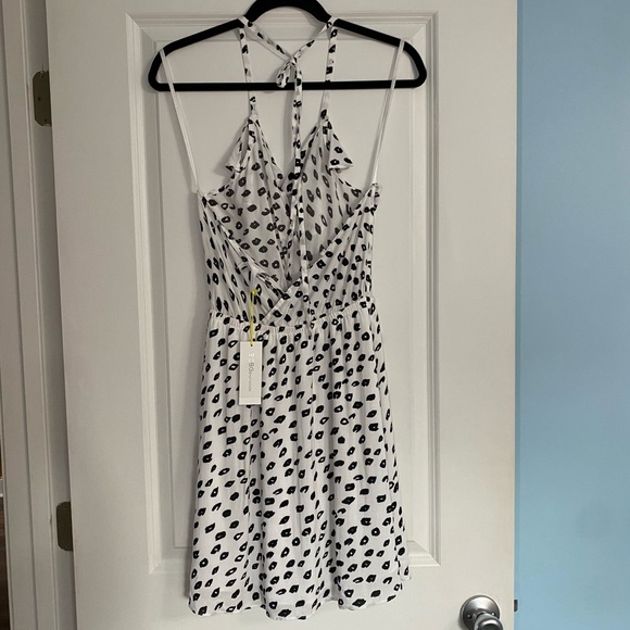 NWT BCBGeneration White and Black Leopard Print Mini Dress - Picture 3 of 8